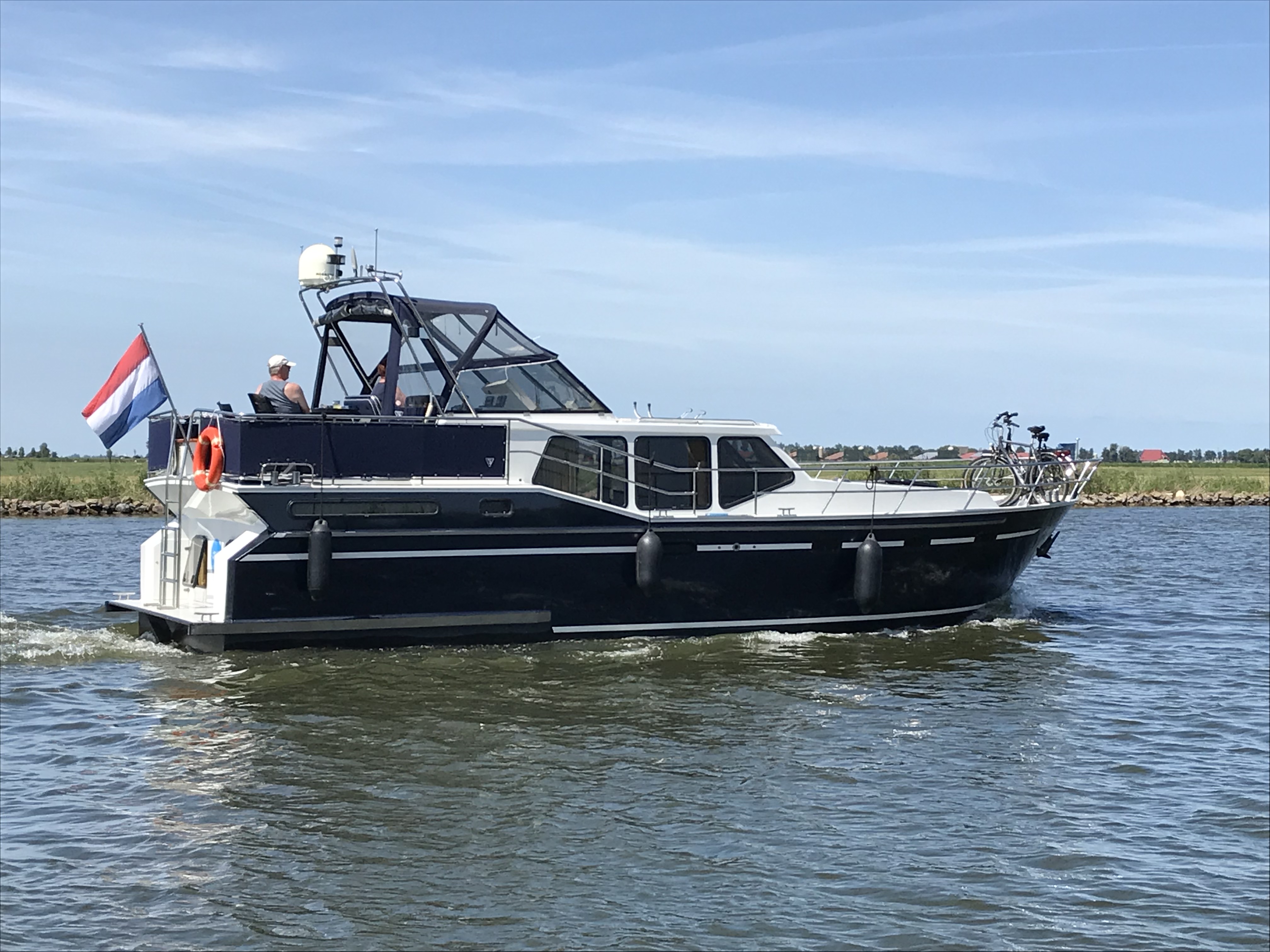 Motorjacht varen