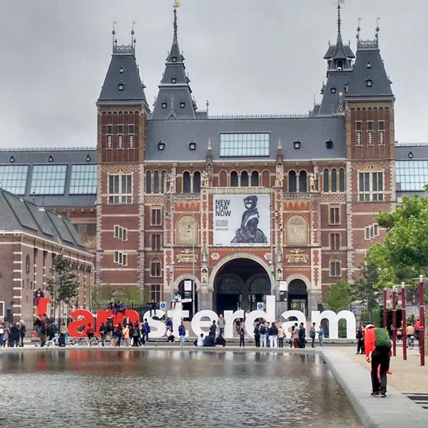 Beleef de grachten van dichtbij met bootverhuur in Amsterdam