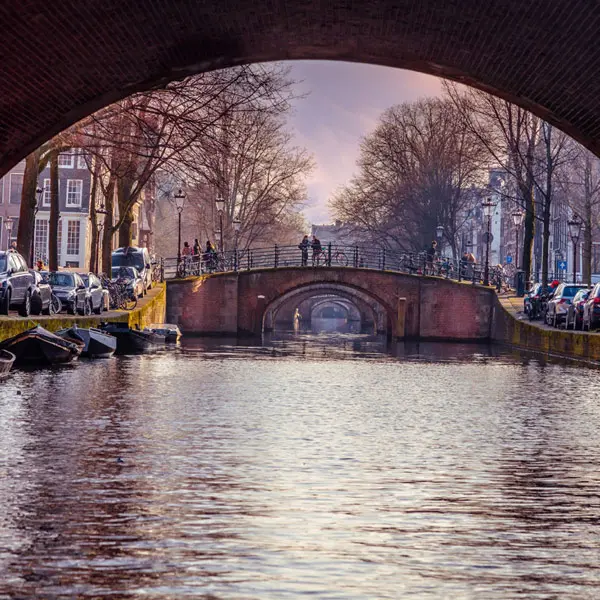 Haal het meeste uit je dagje uit met bootverhuur in Amsterdam