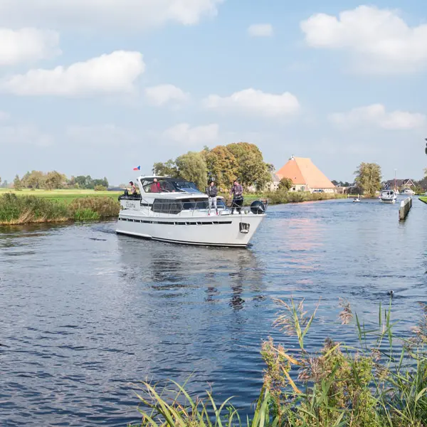 De mooiste vaargebieden van Nederland om een motorjacht te huren