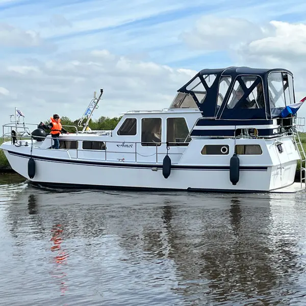 Wat kost het om een motorjacht te huren in Nederland?