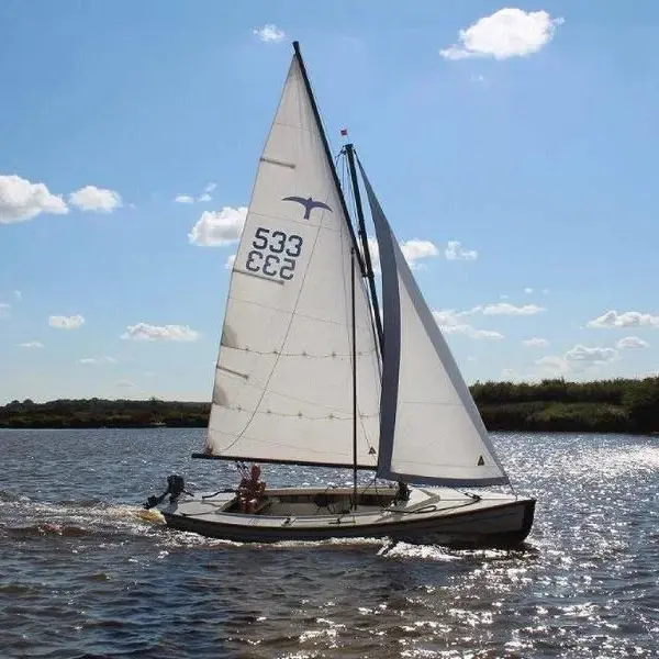 Open zeilboot huren zonder vaarbewijs in Nederland