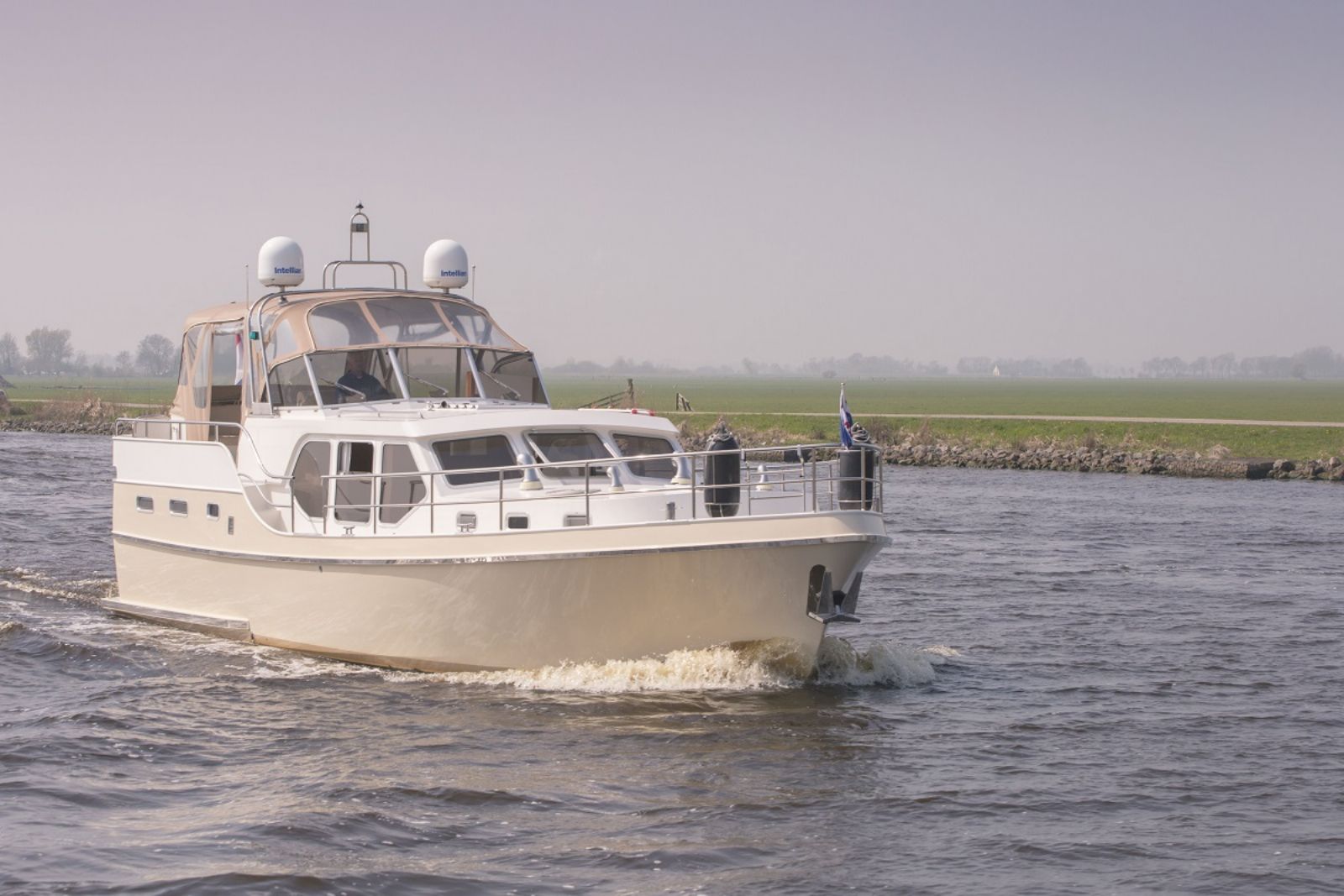 de schiffart yachtcharter terherne niederlande