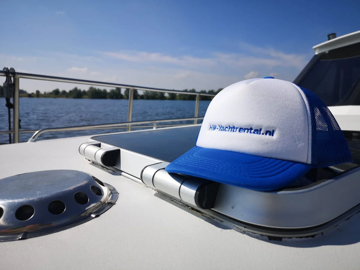 HM-Yachtrental-1