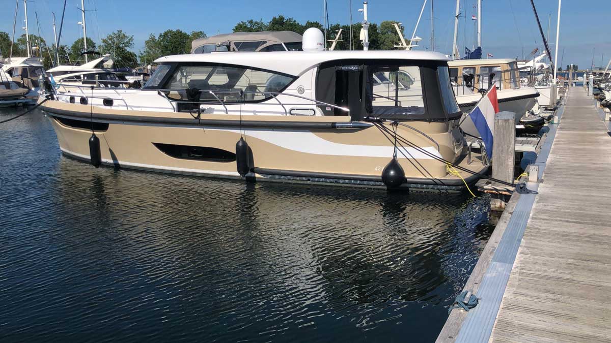 Waterfront Jachtcharter
