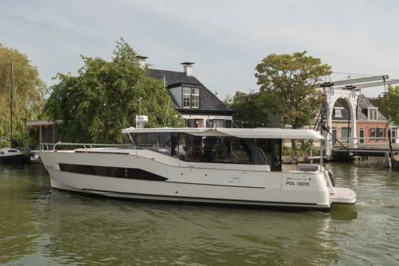 Tornado Yachting-1