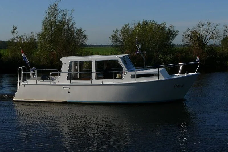 Watermerk Yachtcharter-0