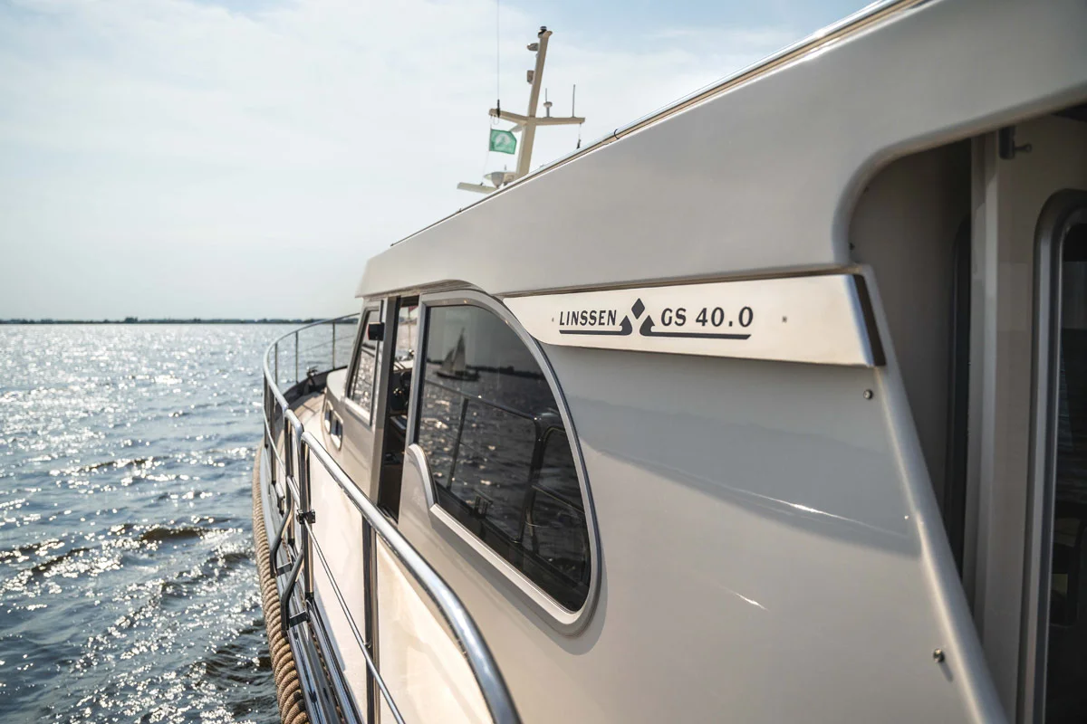Sanzi Yacht Charter-3