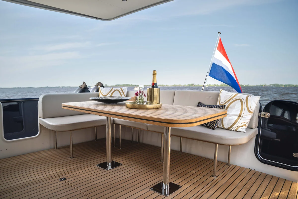 Sanzi Yacht Charter-4