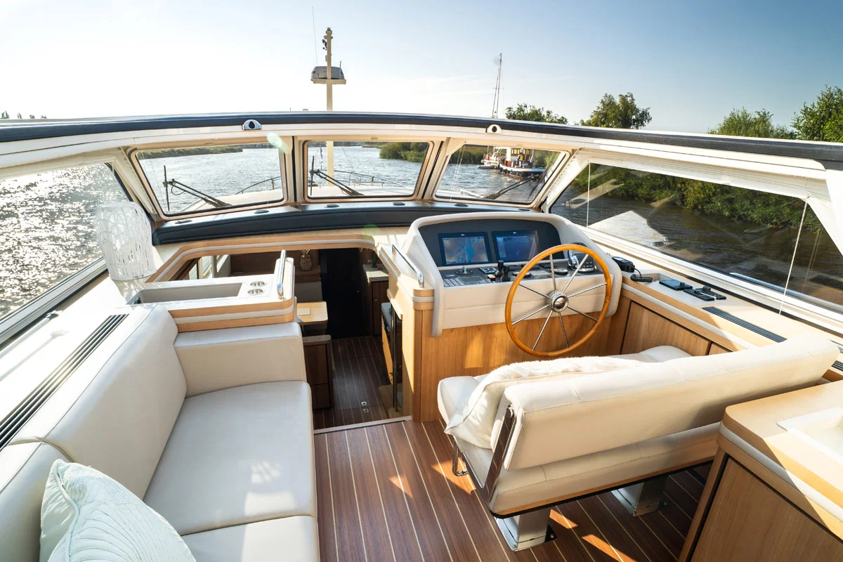 Sanzi Yacht Charter-2