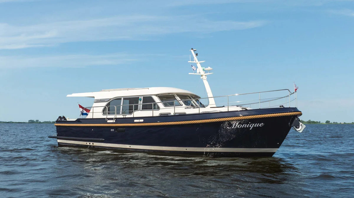 Sanzi Yacht Charter-1