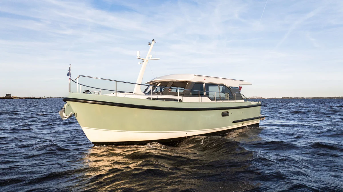 Sanzi Yacht Charter-2