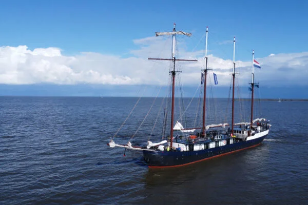 Rederij van Linschoten Traditionele zeilvakanties bv.-3