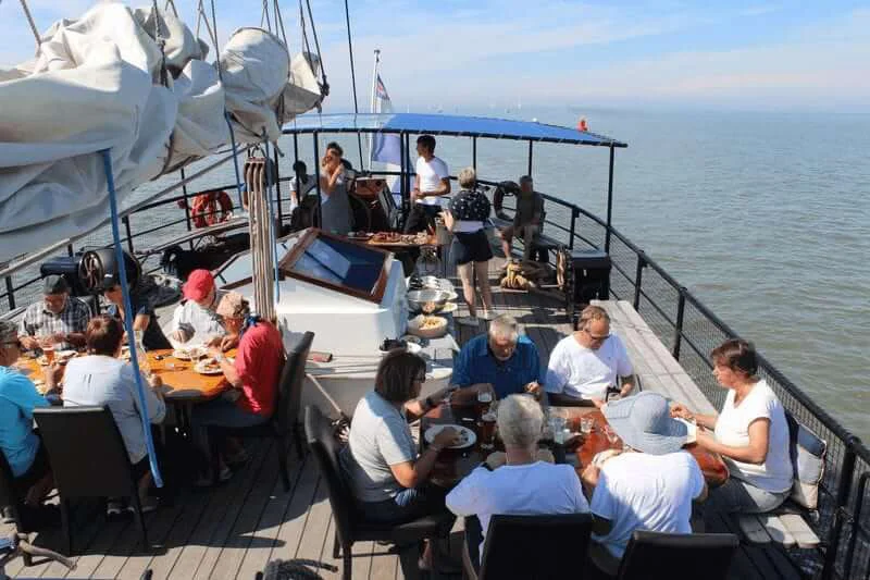 Rederij van Linschoten Traditionele zeilvakanties bv.-2