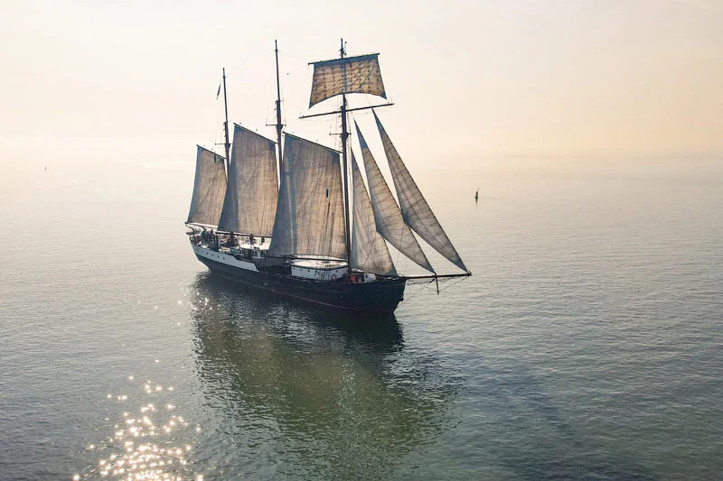 Rederij van Linschoten Traditionele zeilvakanties bv.-0