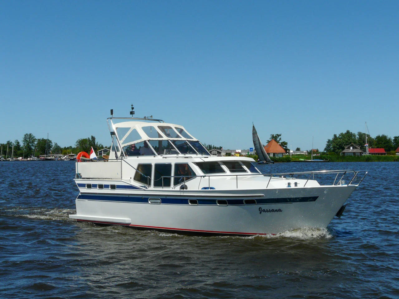Yachtcharter Friesland-3