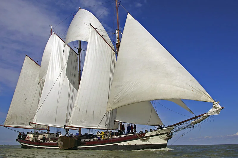 Rederij van Linschoten Traditionele zeilvakanties bv.-0