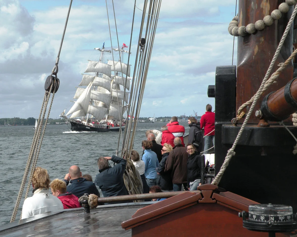 Rederij van Linschoten Traditionele zeilvakanties bv.-2