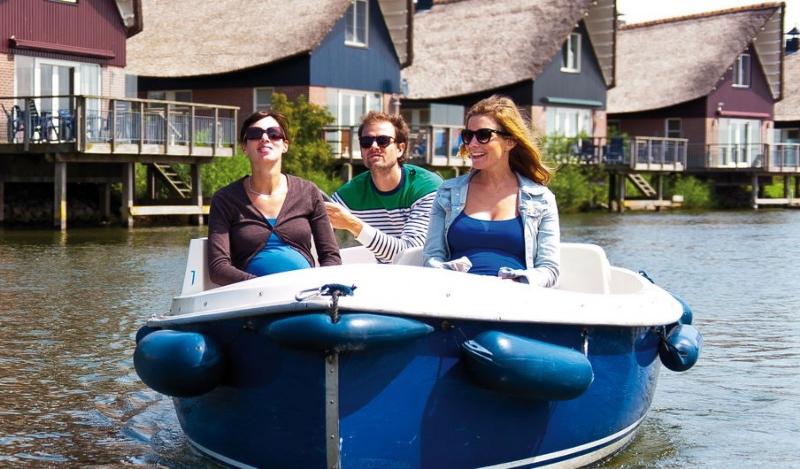 1_beach_resort_makkum_fluisterboot