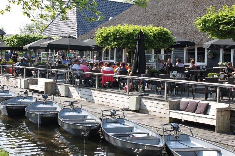 1_restaurant_de_grachthof_toerbootjes