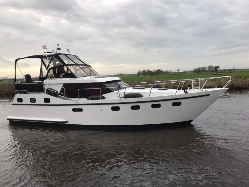 1_yachtcharter_houwink_vaarvakantie-friesland