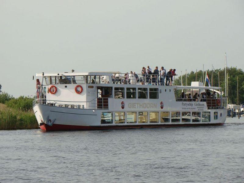 2_partyschip_giethoorn_rondvaart