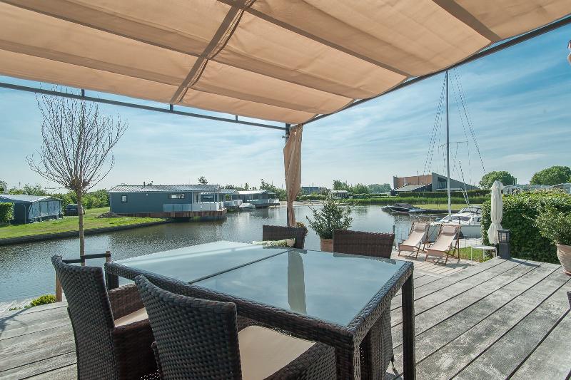 3_marinapark_tacozijl_vakantiewoning-aan-het-water