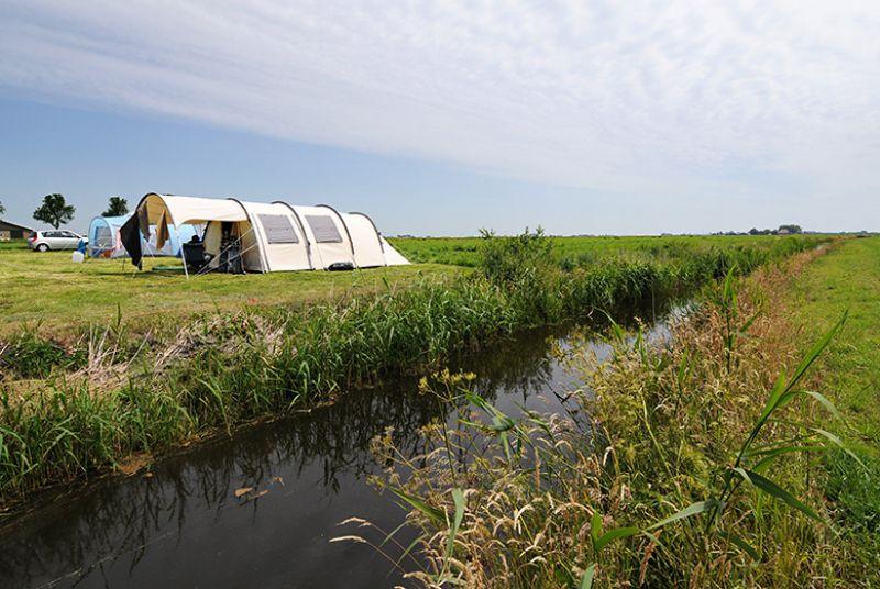 3_recreatiebedrijf_gouden_plakje_kamperen-aan-het-water