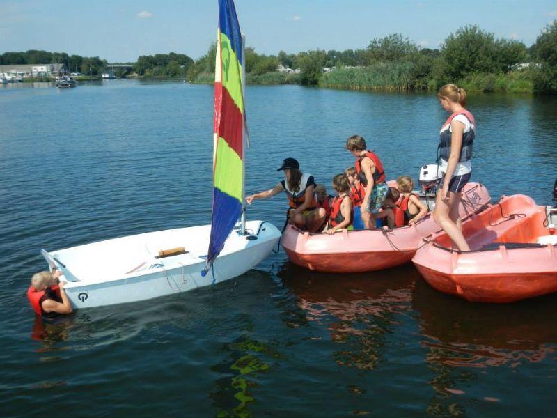 3_watersportschool_frissen_motorbootjes