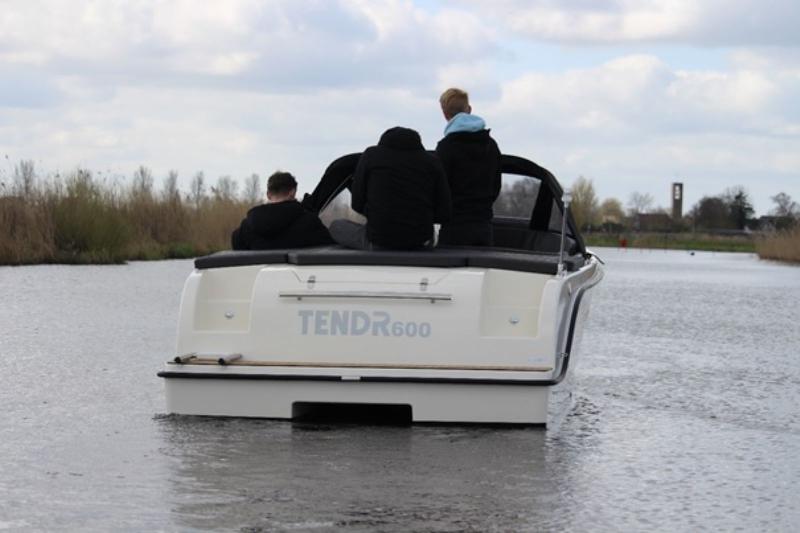 4_sloep_huren_fryslan_bootverhuur