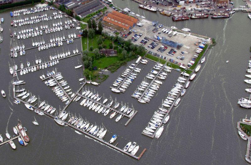 5_waterland_yacht_charter_jachthaven