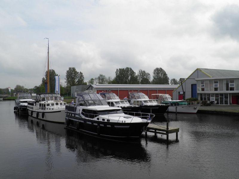 yacht charter de waterpoort sneek niederlande