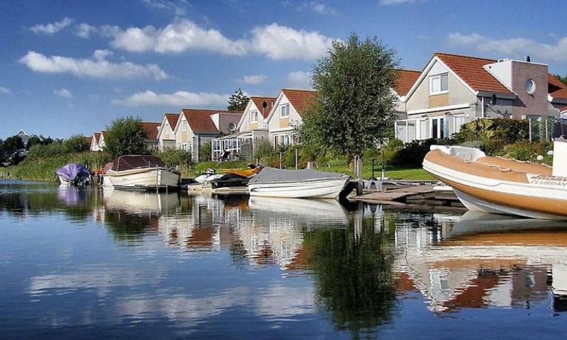 6_beach_resort_makkum_accommodatie-aan-het-water