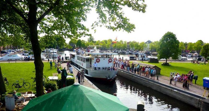 6_partyschip_giethoorn_feestboot