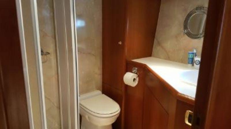 6_sail_yachting_toilet-motorboot