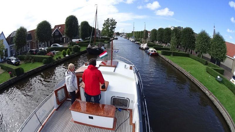 6_yachtcharter_sneek_motorjachten